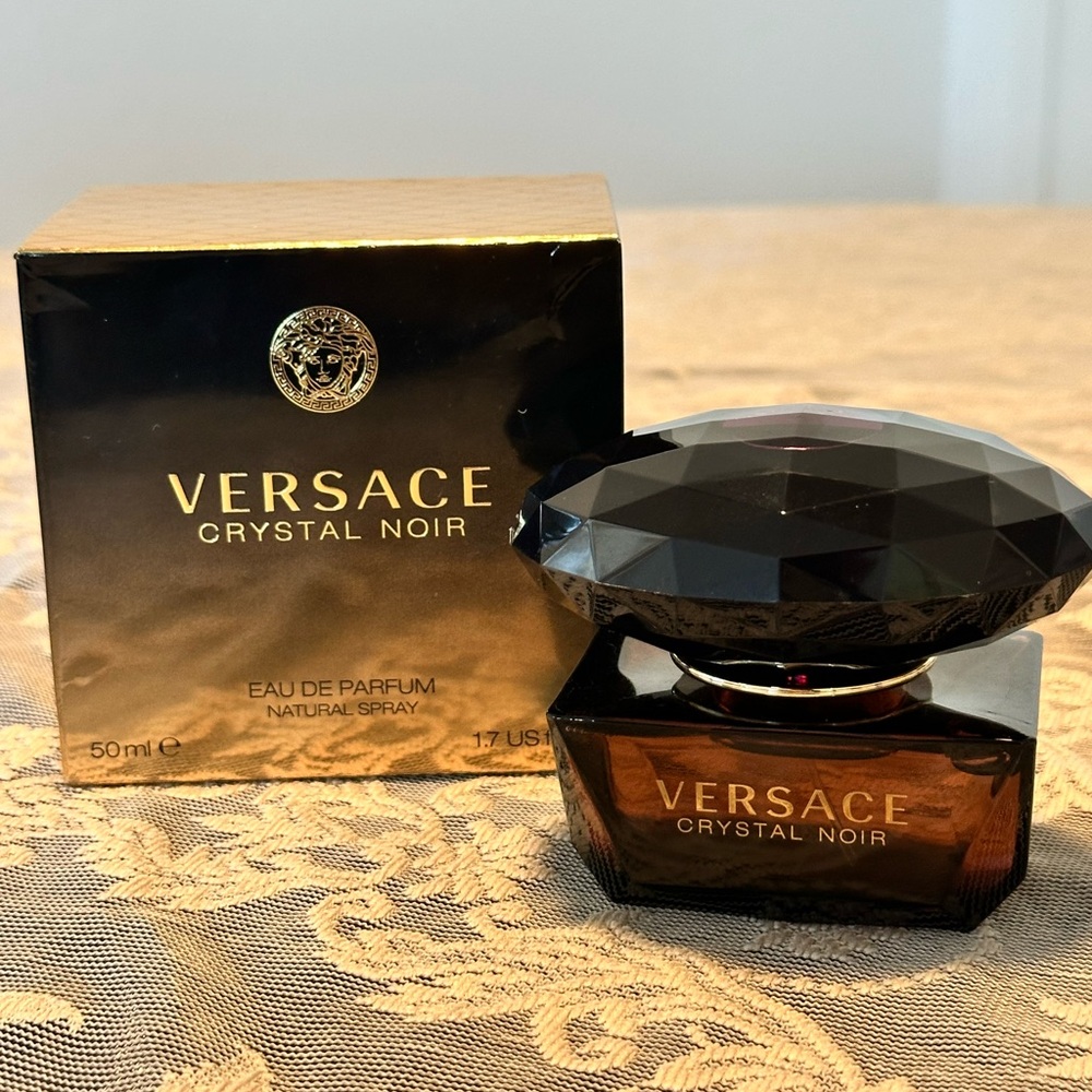 Versace Crystal Noir Eau de Parfum